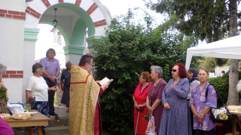 Свищов | В църквата „Св. Иван Рилски” в Драгомирово  бе отбелязан църковният празник на селото