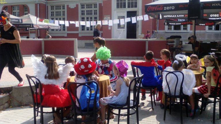 Юлско лято в Първо българско читалище приключи с пъстър карнавал