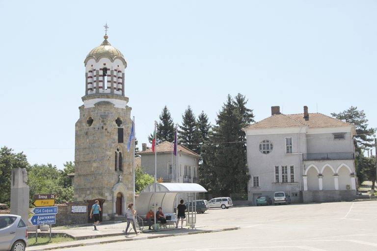 С 450 000 лв. от Общината ремонтират улици и тротоари в 30 села край В. Търново