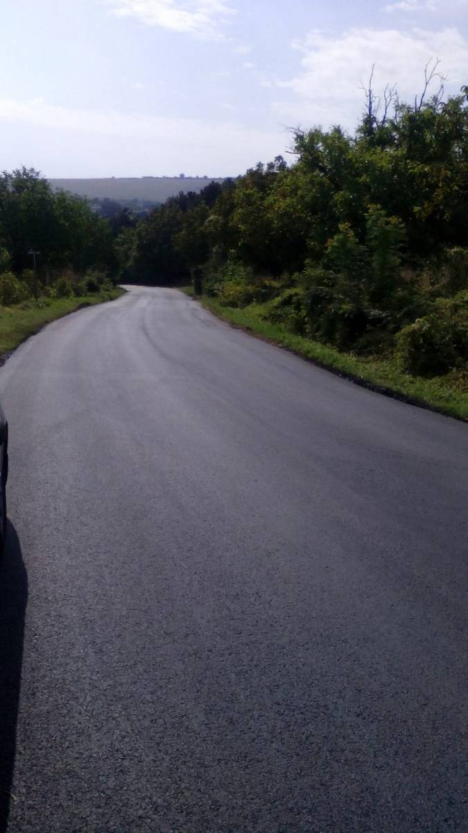 Критичен участък от пътя към село Вардим е в ремонт