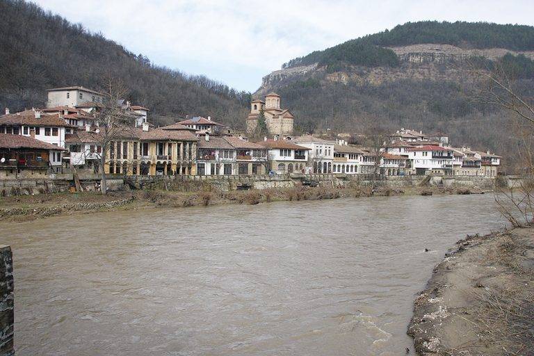 Горещи новини | Искаме 521 227 лв. от държавата  за почистване коритото на Янтра