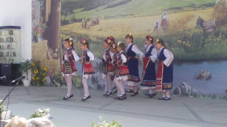 Отвори врати шестото издание на „Фолклорен извор” в село Царевец