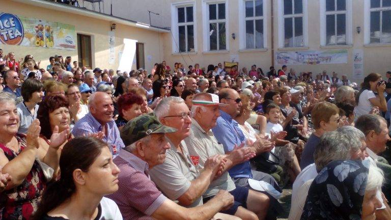 Отвори врати шестото издание на „Фолклорен извор” в село Царевец