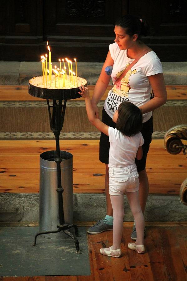 Горещи новини | Празник на храм “Успение на Пресвета Богородица” в град Елена