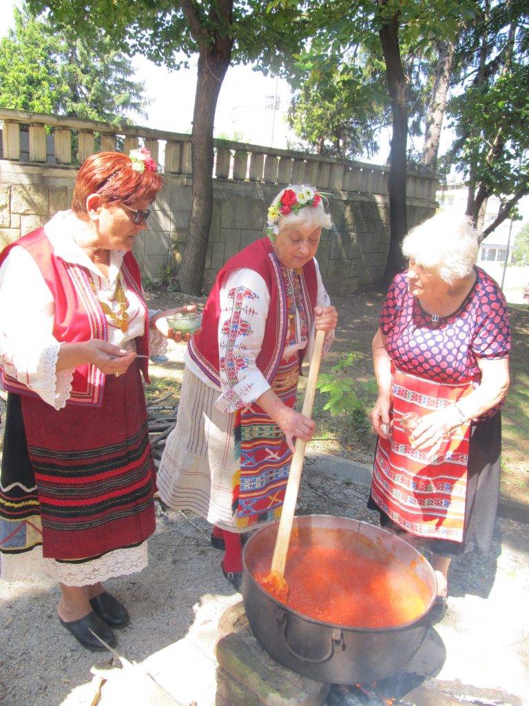 В Лясковец се проведе празник на лютеницата за пети път