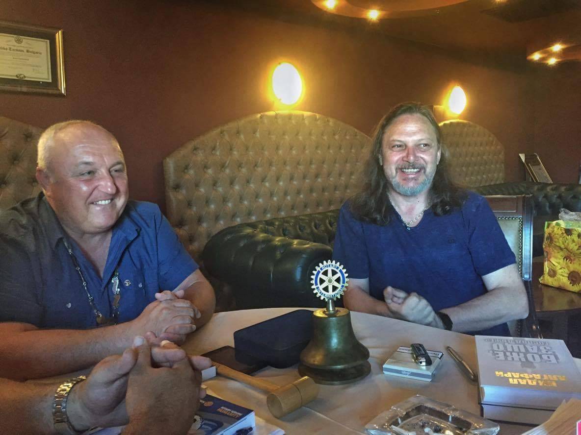 Нидал Алгафари представи книгите си пред Ротари клуб Велико Търново