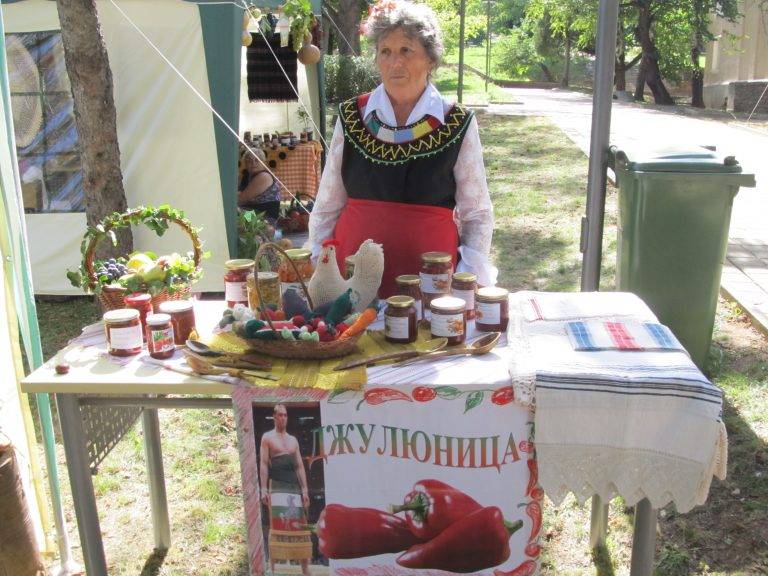 Поредица кулинарни празници подготвят в Лясковско