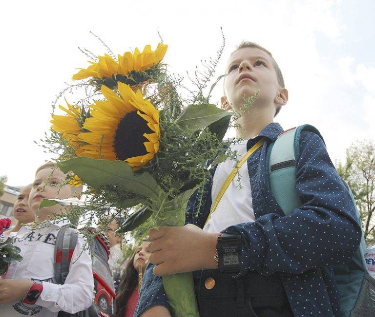 Общество | Първокласниците ще могат да кандидатстват онлайн  от 17 май