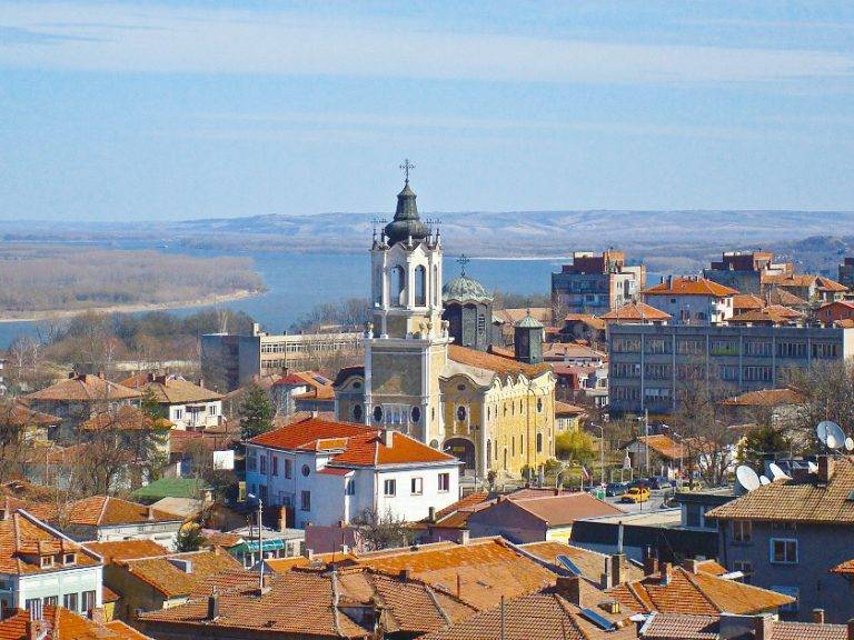 Горещи новини | С 5 млн. лева благоустрояват Свищов