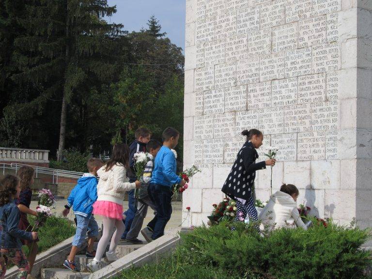 108 години Независимост бе отбелязана в Лясковец