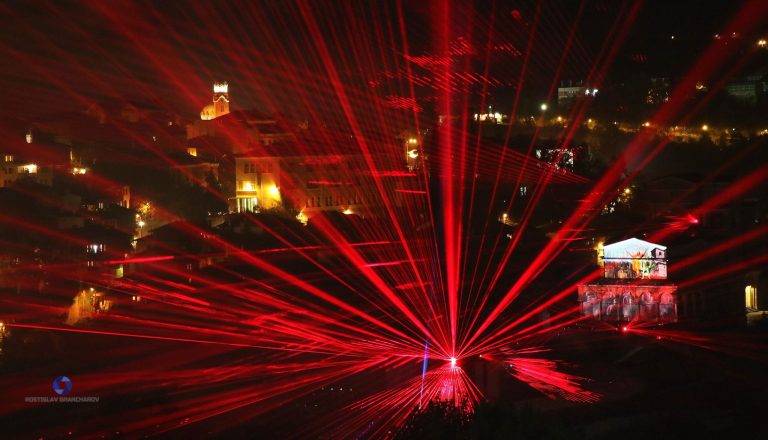 Уникалният 3D-спектакъл „Величието на Асеневци”  събра 65 000 зрители във Велико Търново