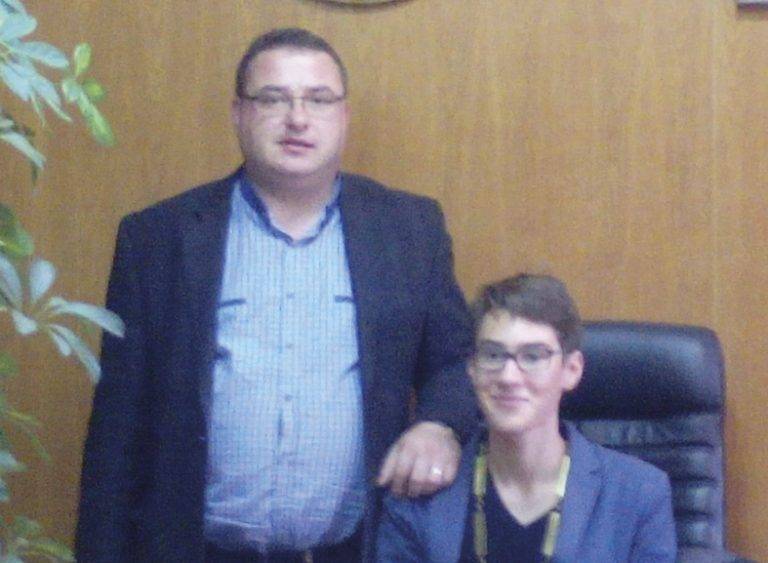 Общество | Ученик стана кмет  на Свищов за един час