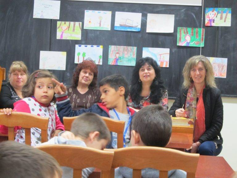 Кмет, деца, родители и учители четат в Седмицата на четенето в Лясковец