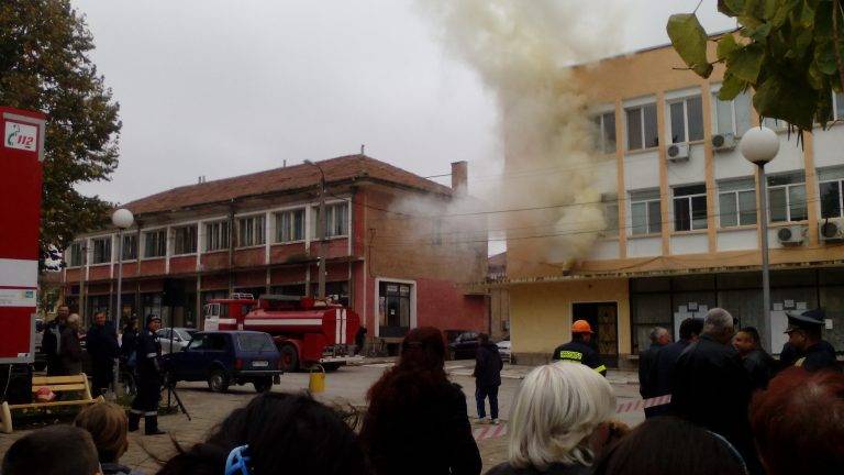 Официално бе открит първият в страната  Кризисен център в село Овча могила