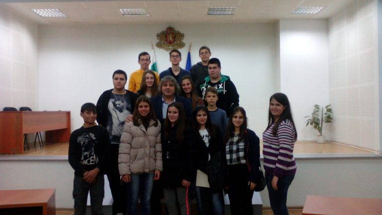 Ученик стана кмет на  Свищов за един час