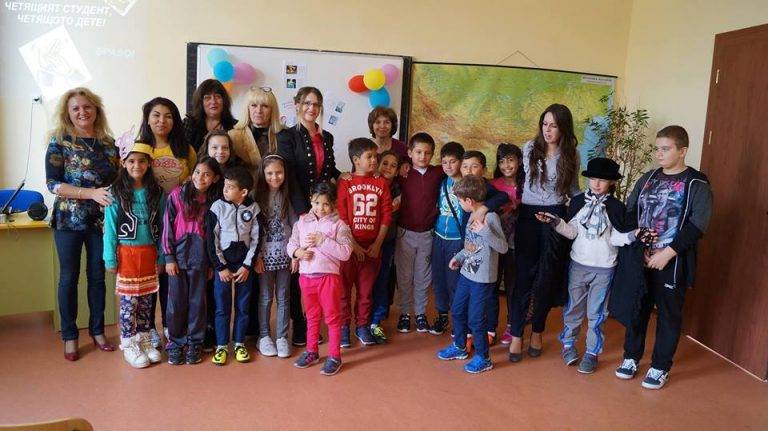 Кмет, деца, родители и учители четат в Седмицата на четенето в Лясковец