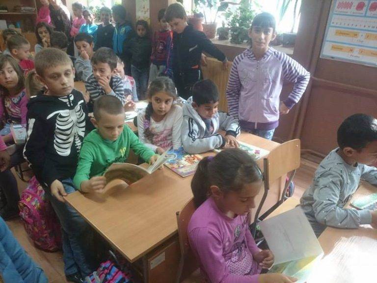 Кмет, деца, родители и учители четат в Седмицата на четенето в Лясковец