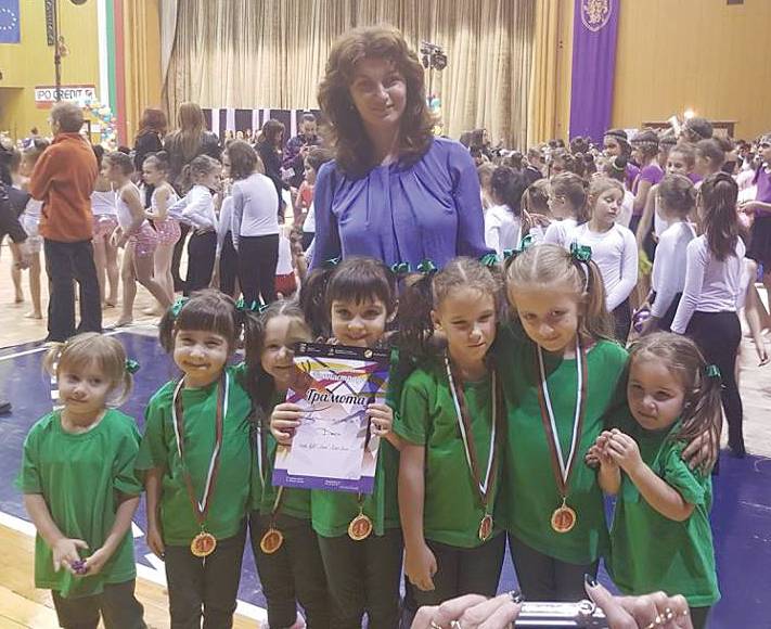 Състезателките от ДГ “Соня” са шампиони от  държавното по масов спорт – гимнастрада