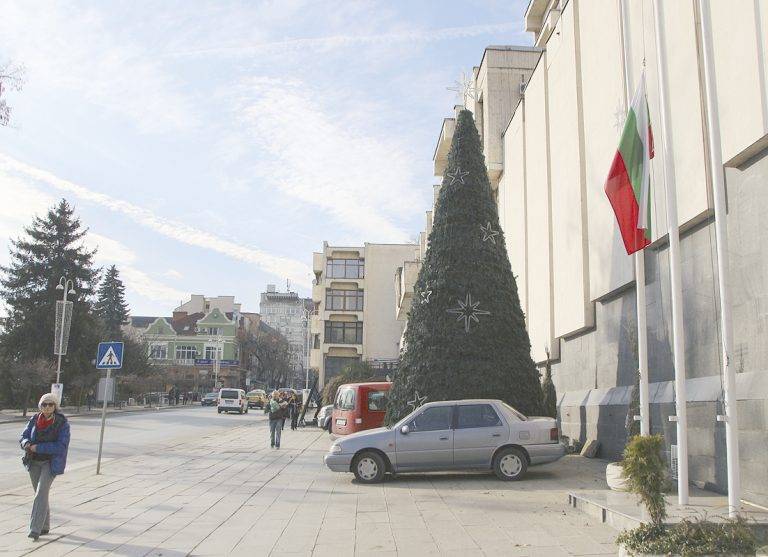 Общество | Рекорд! 6 минути сесия на Общинския съвет