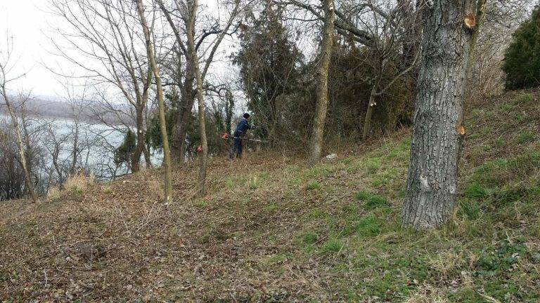 По сигнал на буден гражданин беше подменен навесът на чешмата в квартал „Стоян Ников“ в Свищов