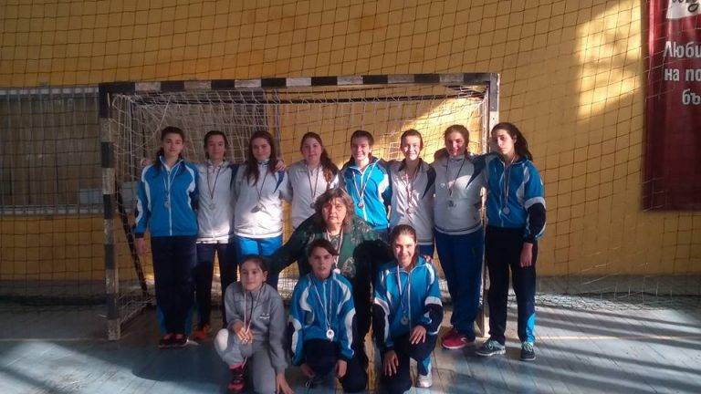 Със сребро се окичиха момичетата от ХК „ Нове-99” на хандбалния турнир “Купа България-БФХ” в Шумен