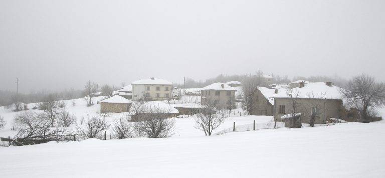 Пътят свършва в Резач, нататък са Балканът, снегът и вълците…