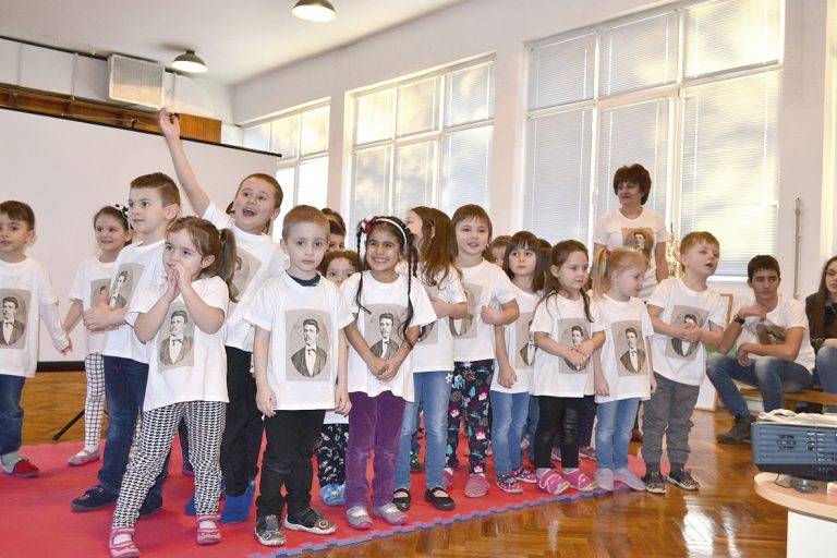 Търновски деца и ученици  почетоха паметта на Левски
