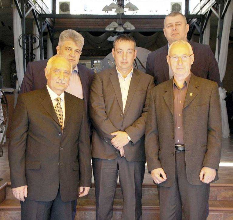 Пари и власт | Венцислав Спирдонов събра  на среща бивши председатели на местния парламент