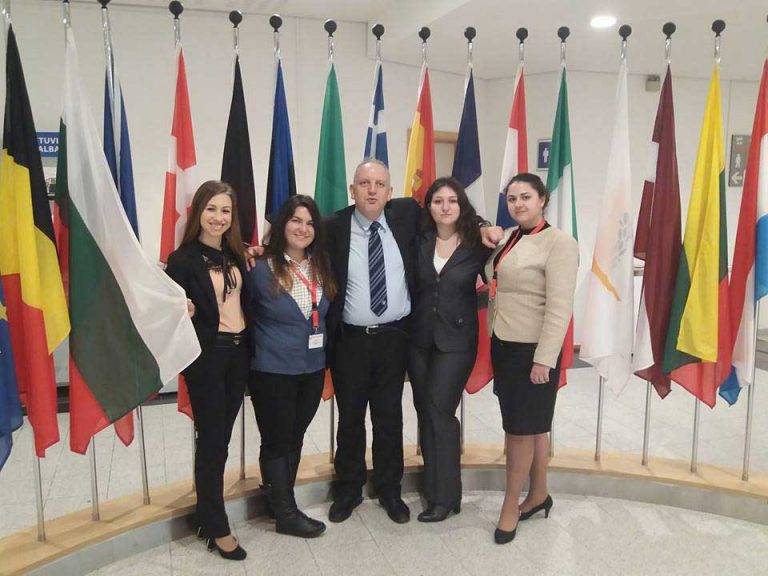 Общество | Студенти от ВТУ единствени от Източна Европа участваха в световната правна седмица