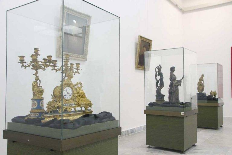 Уникална изложба във В. Търново показва лукса в домовете на богатите българи през XIX век