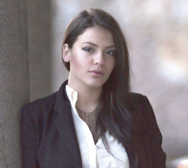 Общество | Саня Георгиева от ВТУ се пребори за  стипендията на дружеството на пиарите