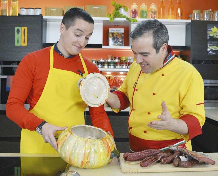 Горещи новини | Явор Божанков гостува в “Кухната на Иван Звездев”