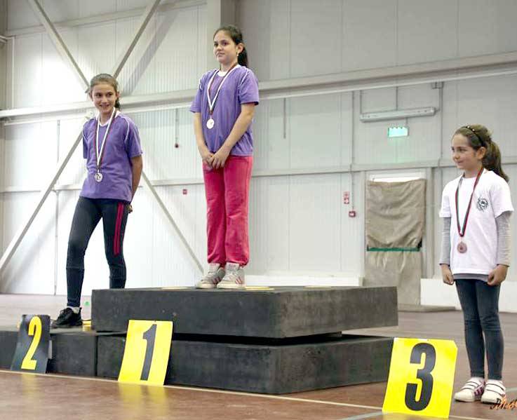 Спорт | Ивон Спасова е шампион на България по стрелба с лък за момичета до 11 г.