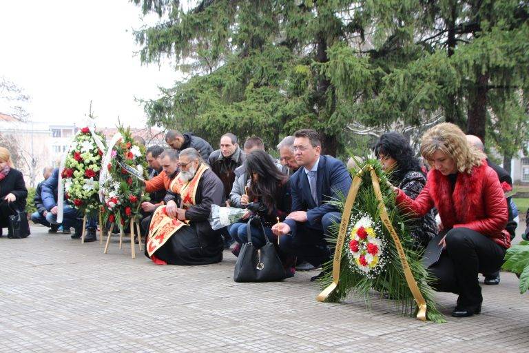 Горещи новини | Вътрешният министър дойде в Лясковец за  3-годишнината от смъртта на командоса Шарков