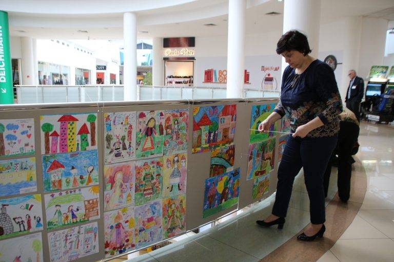 Общество | 255 деца и ученици рисуваха за конкурса “Аз в един вълшебен град”