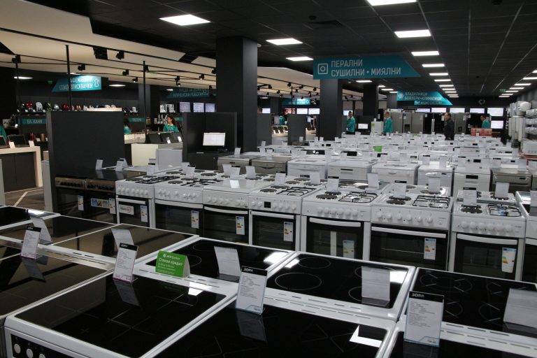 Горещи новини | Над 10 000 артикула предлага новият хипермаркет ЗОРА