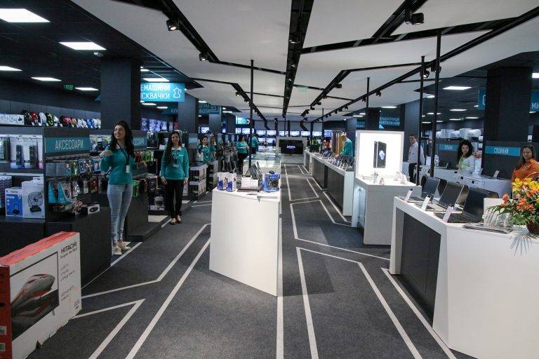 Над 10 000 артикула предлага новият хипермаркет ЗОРА