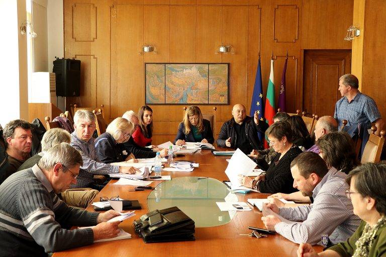 Горещи новини | Община Велико Търново дава едномесечен срок за  доброволно погасяване на стари данъчни задължения