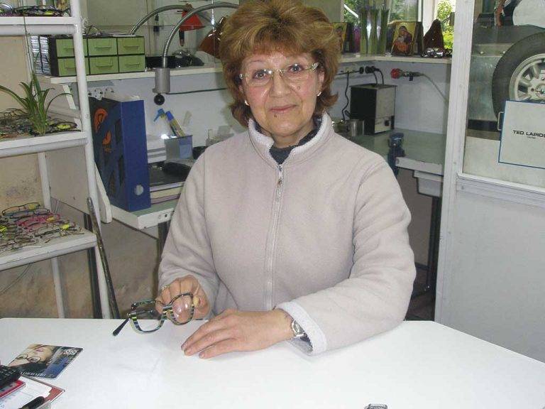 Слънчевите очила освен моден  аксесоар пазят очите ни здрави