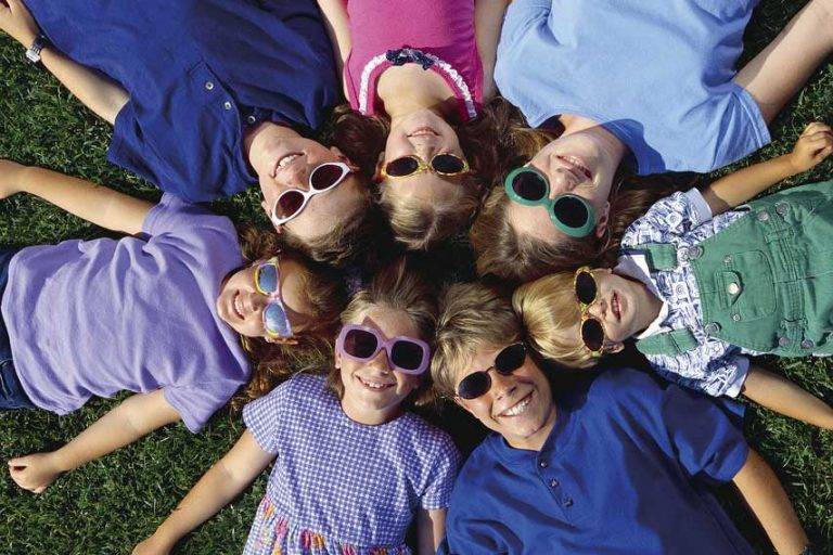 Здраве | Слънчевите очила освен моден  аксесоар пазят очите ни здрави