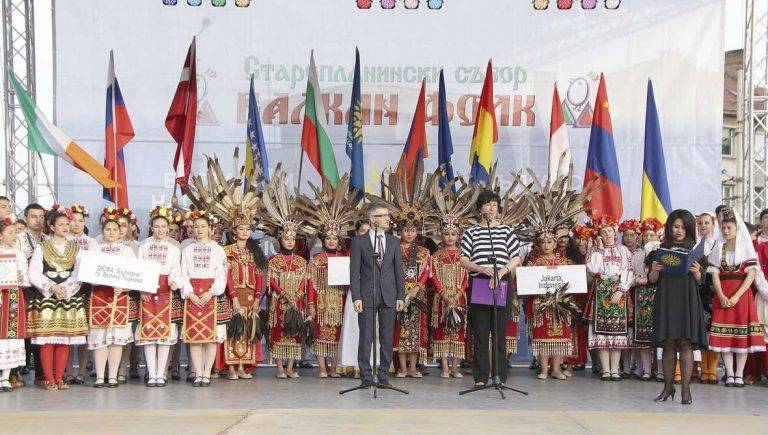 Култура | Над 250 групи от 10 страни  ще участват в “Балканфолк”