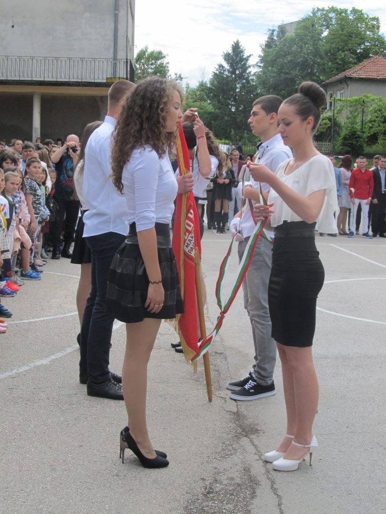 Поредният випуск в Лясковец се сбогува с родното училище