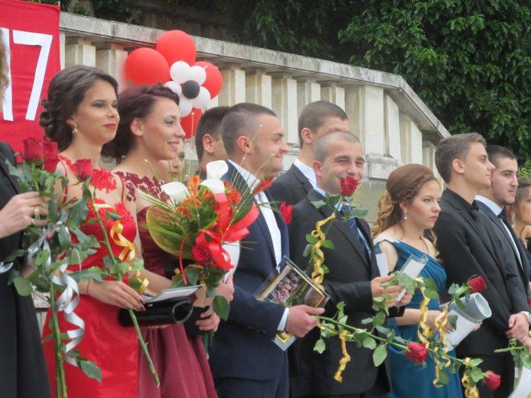 Лясковският випуск 2017 не изневери на традицията