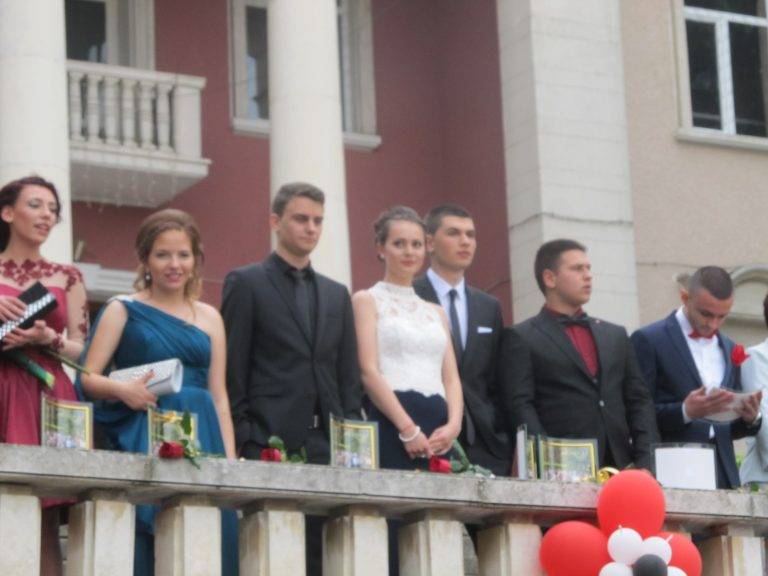 Лясковският випуск 2017 не изневери на традицията