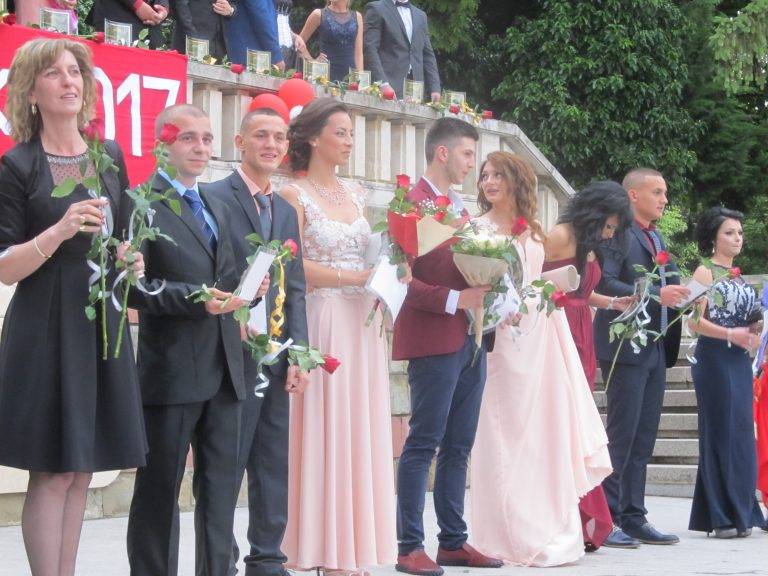 Лясковският випуск 2017 не изневери на традицията