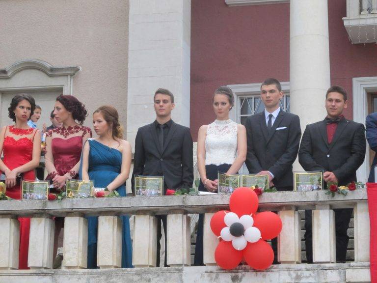 Лясковският випуск 2017 не изневери на традицията