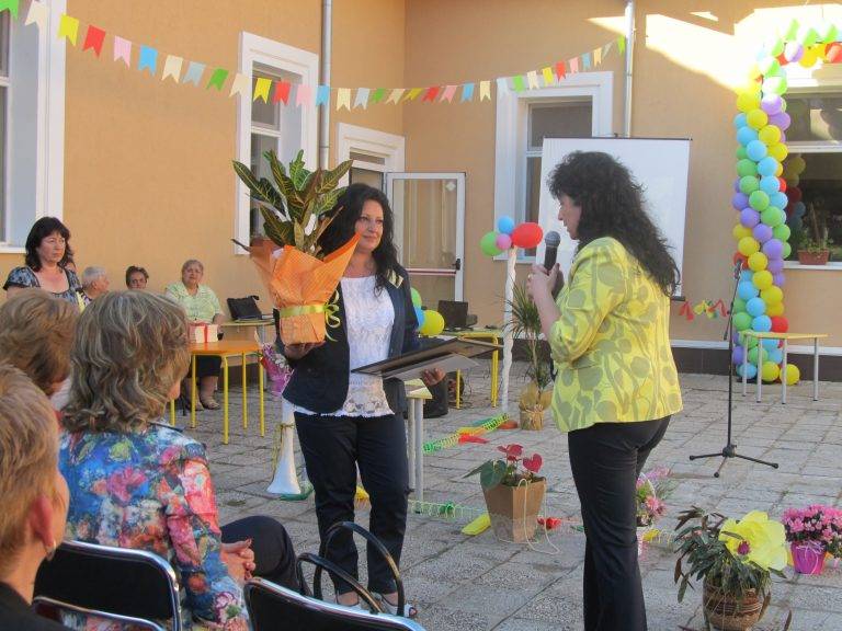 Горещи новини | 200 години образователно дело честваха в Лясковец