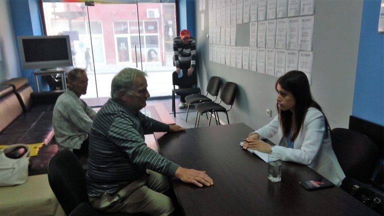 Горещи новини | Десетки жители на община  Свищов посетиха   приемната на Станислава Стоянова от ГЕРБ