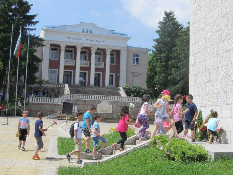 Лясковец почете паметта на Ботев