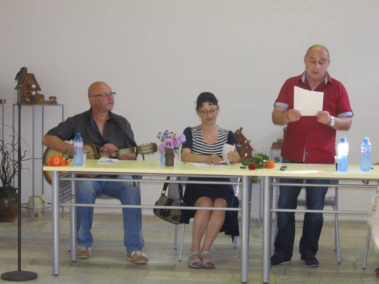 В навечерието на Петровден Община Лясковец издаде стиховете на поета Пламен Капинчев